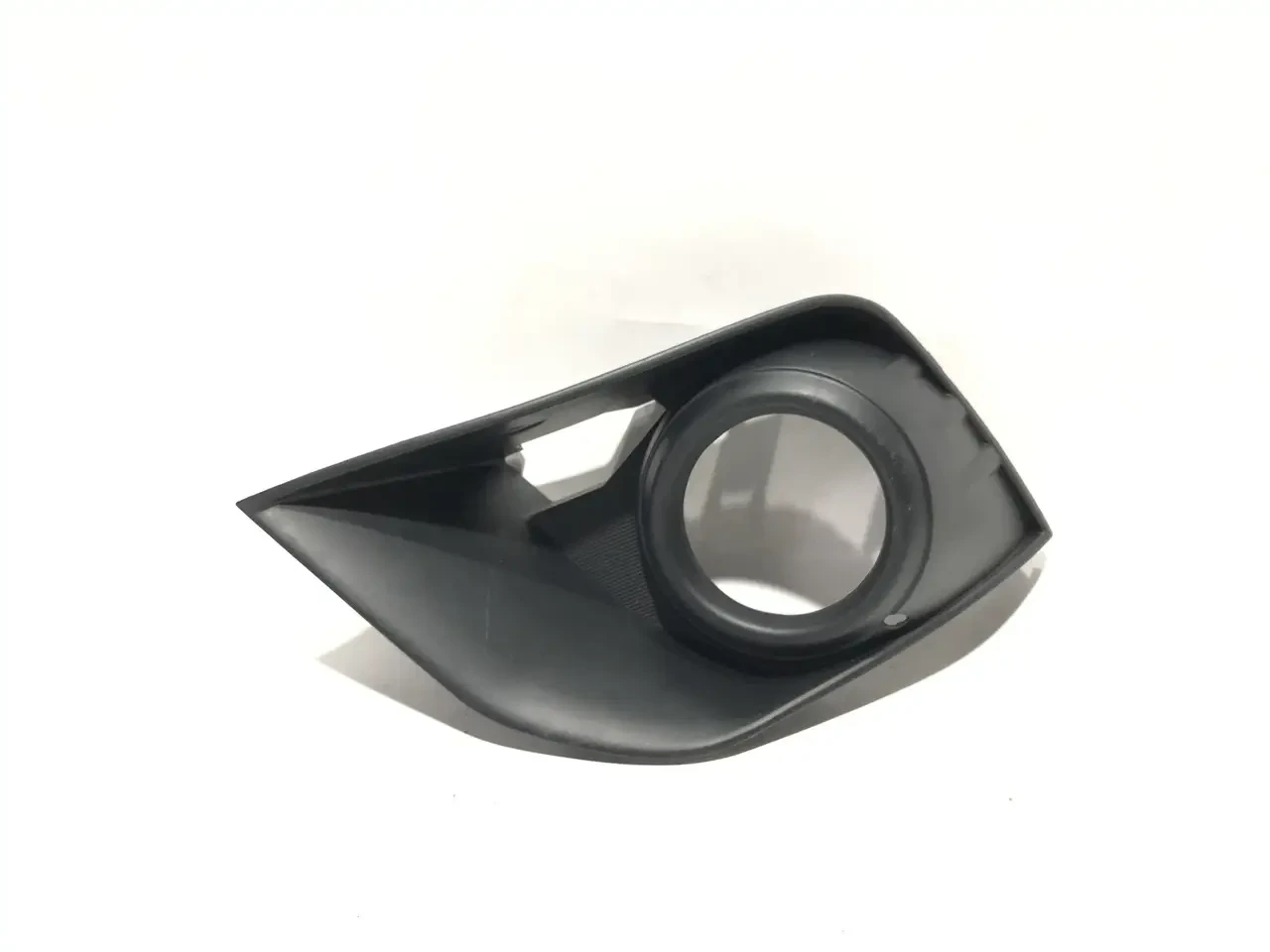 Решетка бампера AVTM Mitsubishi ASX 16-19 левая отверстий п/тум (8321A717 184830911)