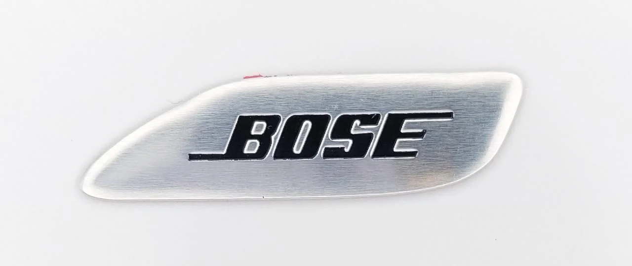 Емблема Bose на сітку динаміка 4,5х1,3 см (1730942194)