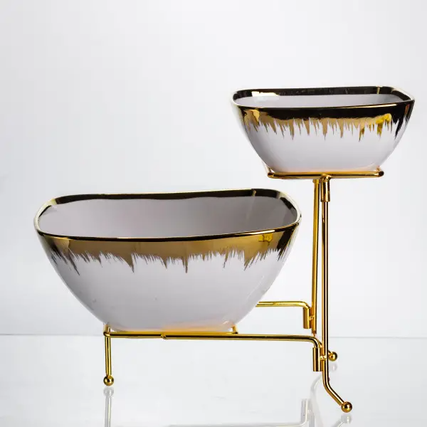 Фруктовница фарфоровая на 2 яруса на металлической подставке 31х23х25 см Белый/Золотой - фото 5 Фруктовница фарфоровая на 2 яруса на металлической подставке 31х23х25 см Белый/Золотой - фото 5