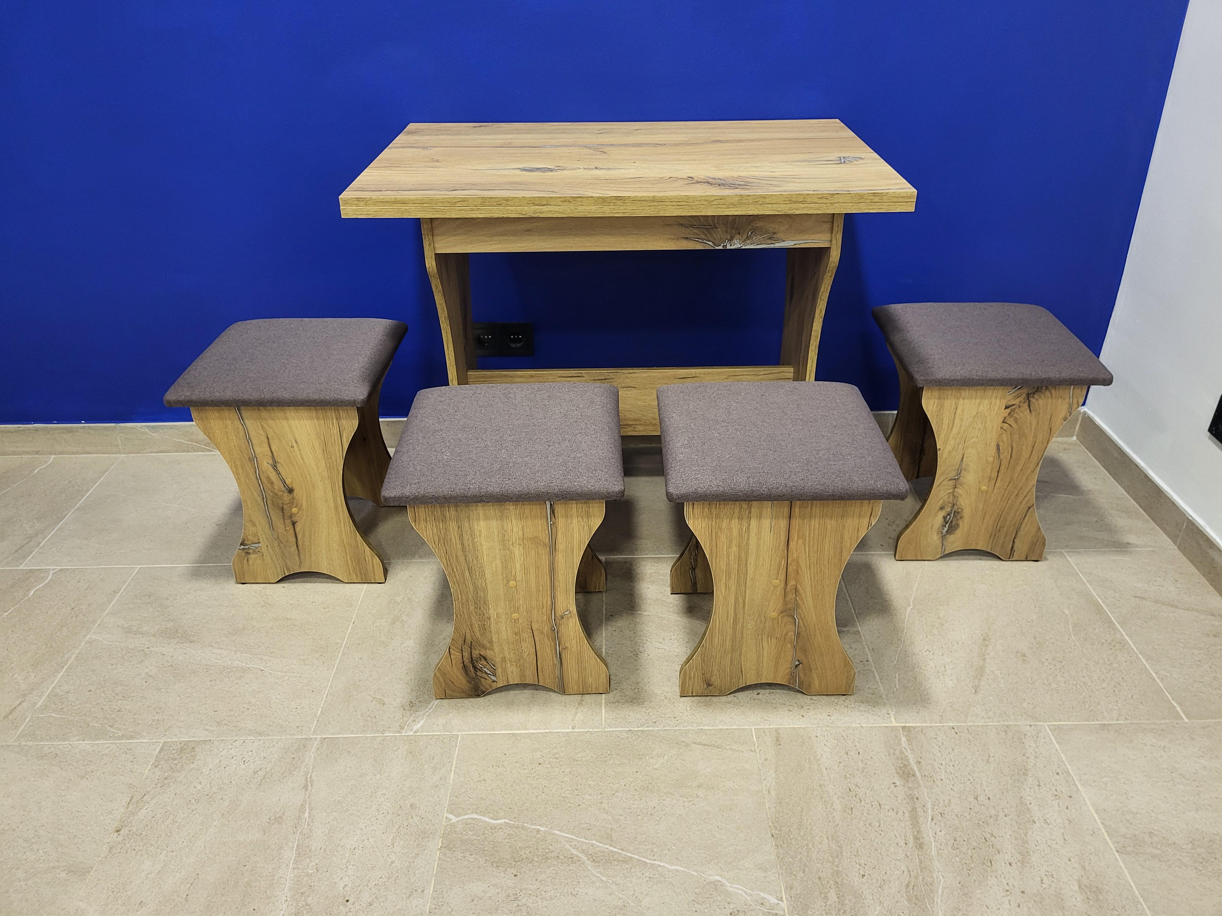 Стіл розкладний та 4 табурети Сімейний Дуб Флагшток/Бонус Нова (STTTT-DF-BN)