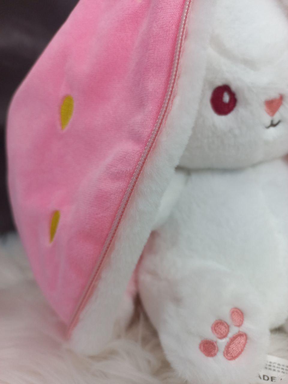 М'яка іграшка Кролик Полуничка 2в1 з застібкою 30 см (9075/30) - фото 7 М'яка іграшка Кролик Полуничка 2в1 з застібкою 30 см (9075/30) - фото 7