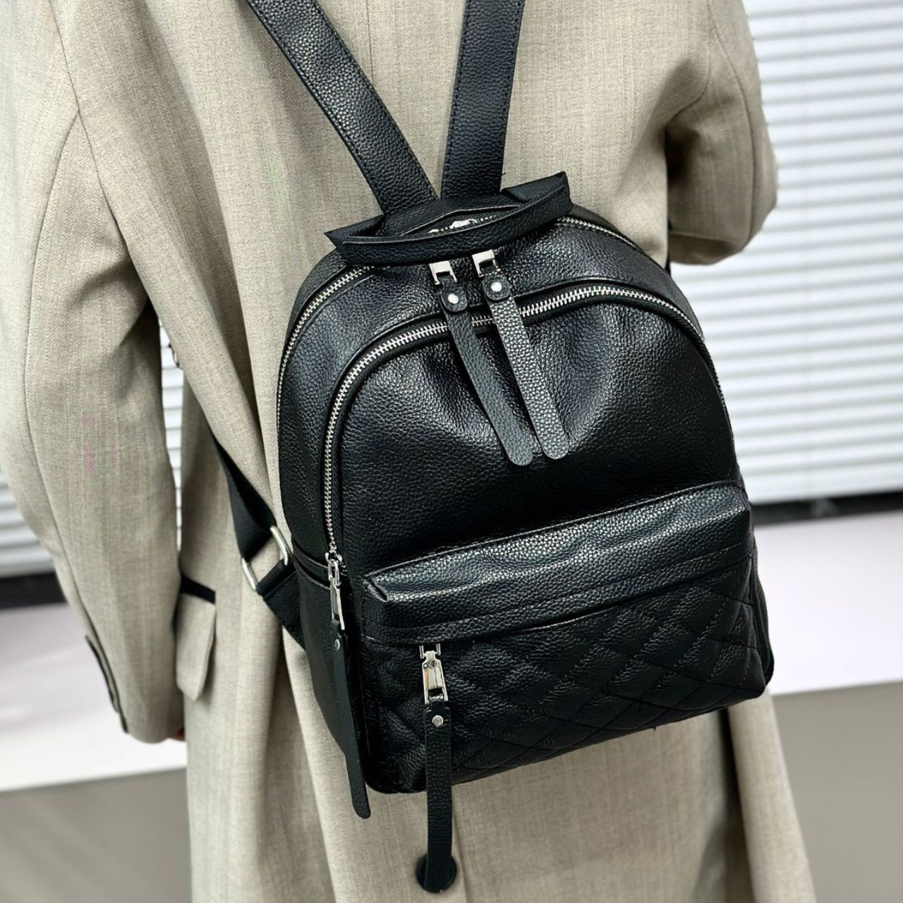 Городской рюкзак женский Tiding Bag из натуральной кожи 30х23х12 см Черный (TD-949134)