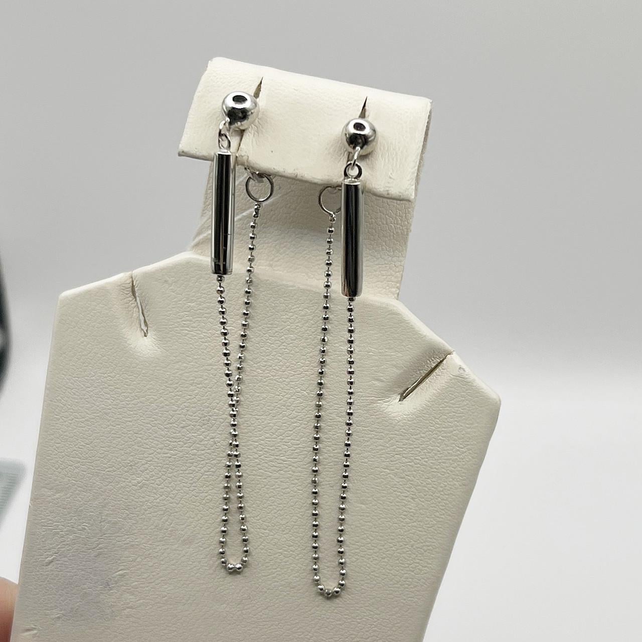 Серебряные серьги-пусеты 2,65 г (2599976690) Серебряные серьги-пусеты 2,65 г (2599976690)