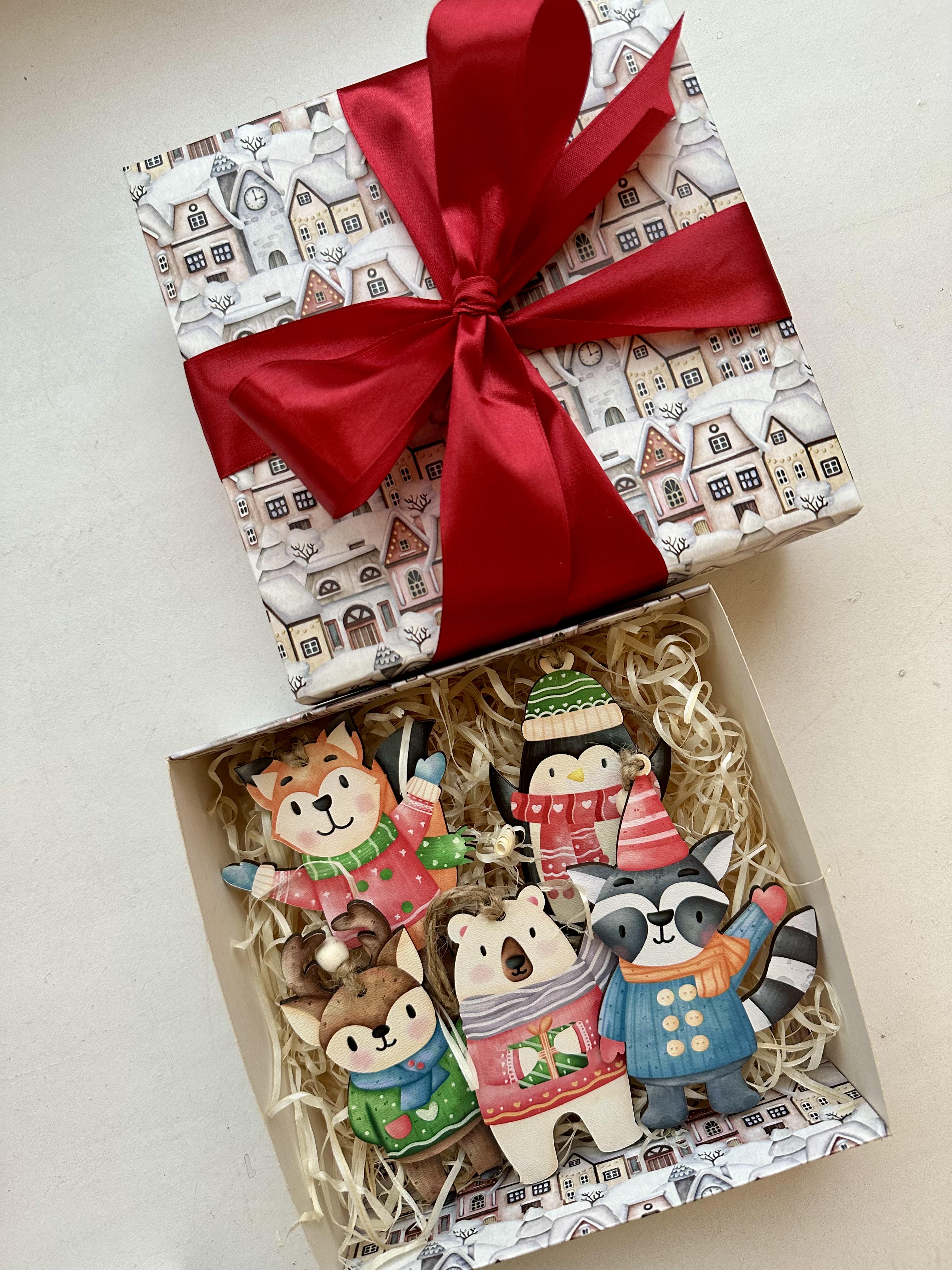 Набір подарунковий з іграшками деревʼяними новорічними 5 шт. - фото 9 Набір подарунковий з іграшками деревʼяними новорічними 5 шт. - фото 9