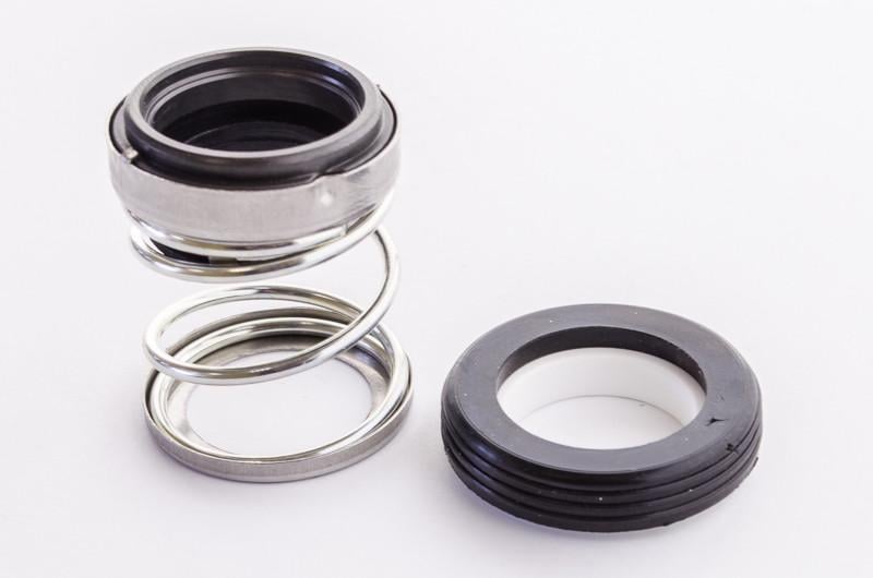 Сальник помпы с пружиной тип 20 для мотопомп 6,5 л.с. (1243)