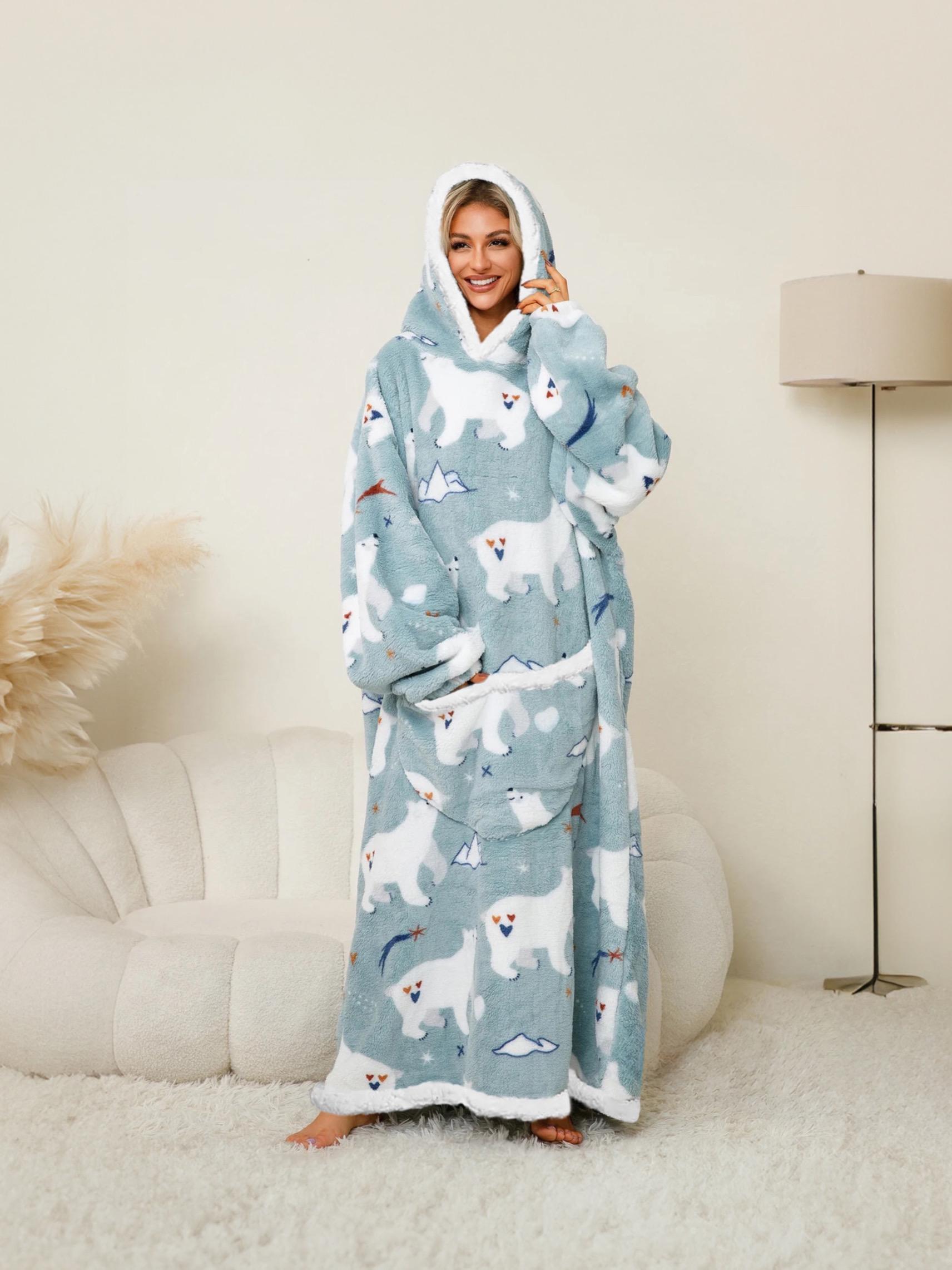 Плед с рукавами плюшевый с капюшоном 135 см Голубовато-белый