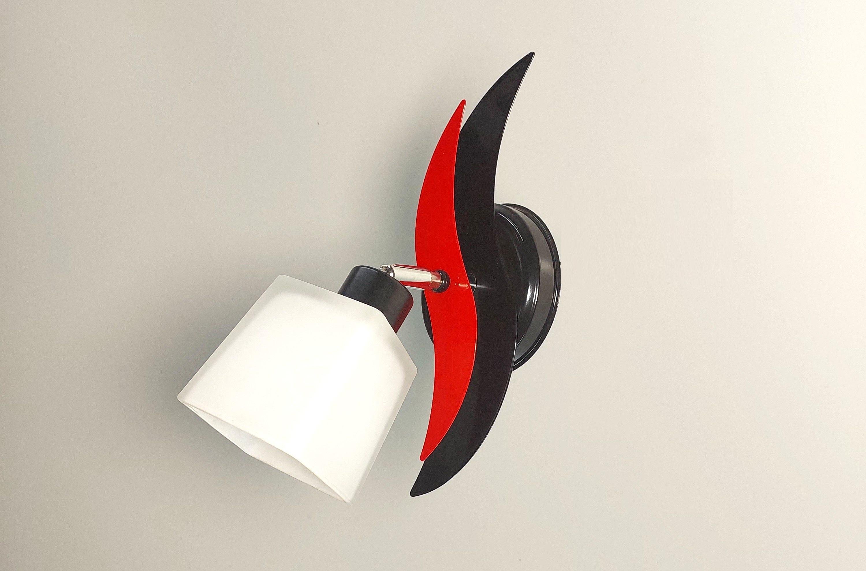 Бра настенный Волна поворотный металлический Черный/Красный