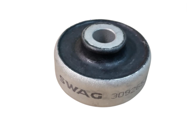 Сайлентблок переднего нижнего рычага SWAG 30926535 VOLKSWAGEN GOLF/AUDI 97-> (3085954938)