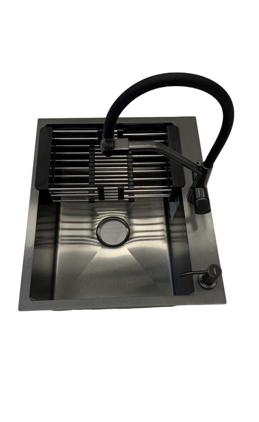 Мойка кухонная Kroner PVD 5843 и смеситель для кухни с подключением к фильтру Kroner KRP Edelstahl Klassisch PVD03817BLK