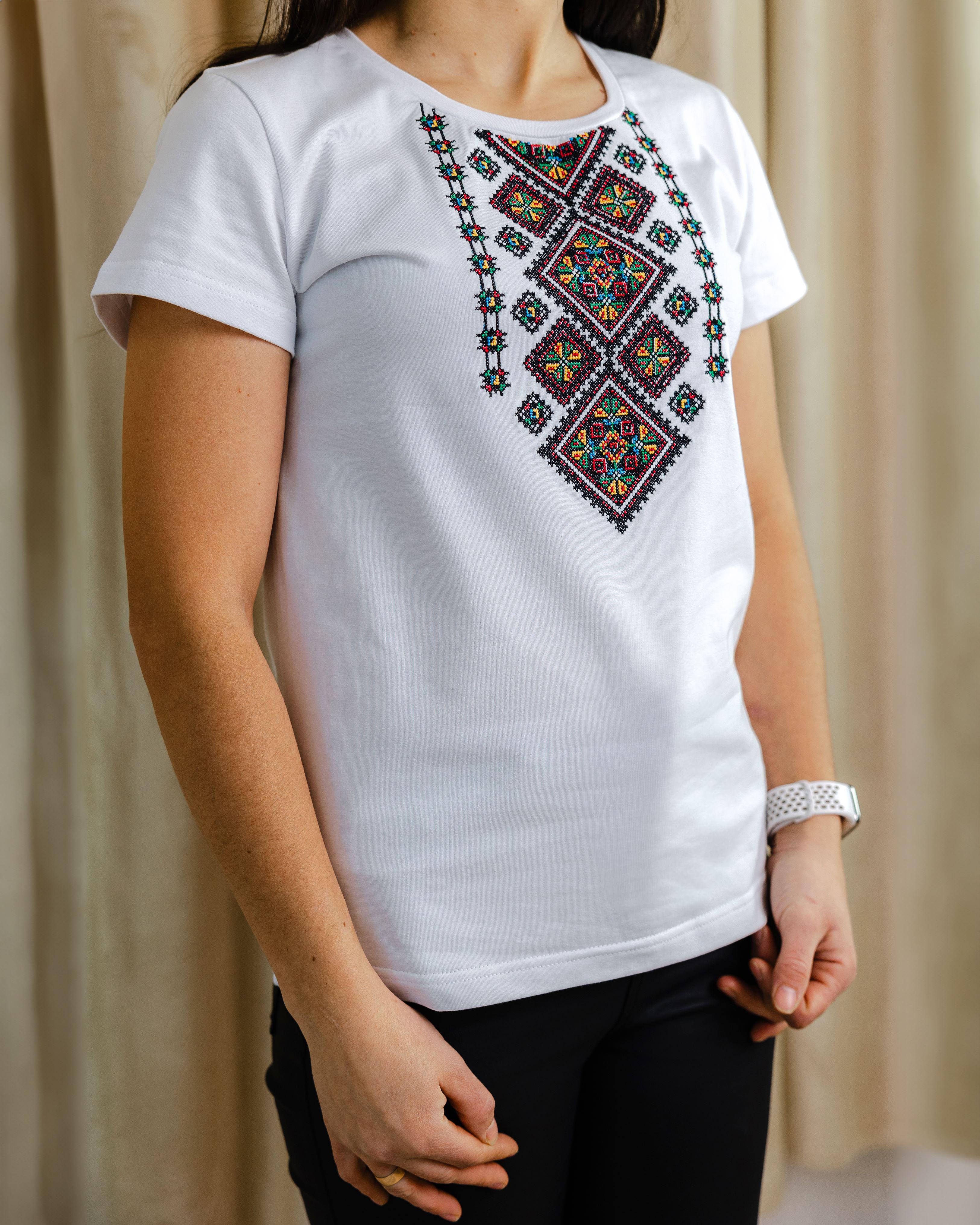 Футболка с вышивкой женская Елена S Белый (0002159) - фото 2