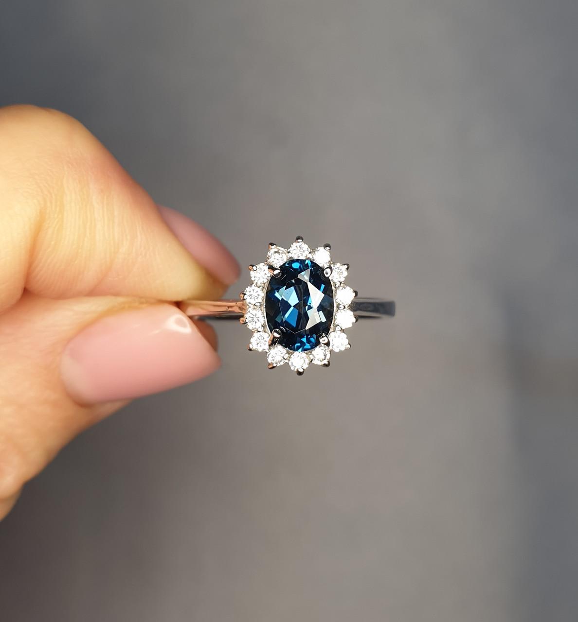 Кольцо с голубым топазом/фианитом р. 19,5 3,47 г (1304783505)