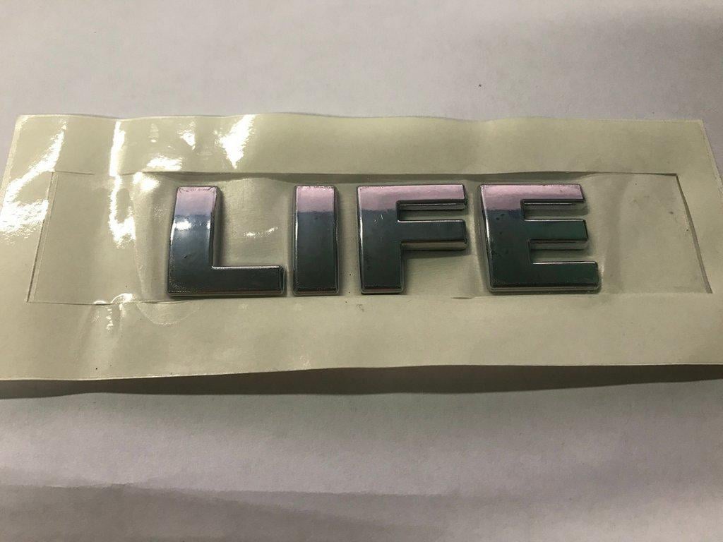 Надпись Life Davs Auto для Volkswagen Caddy 2004-2010 гг. abs-пластик Хром