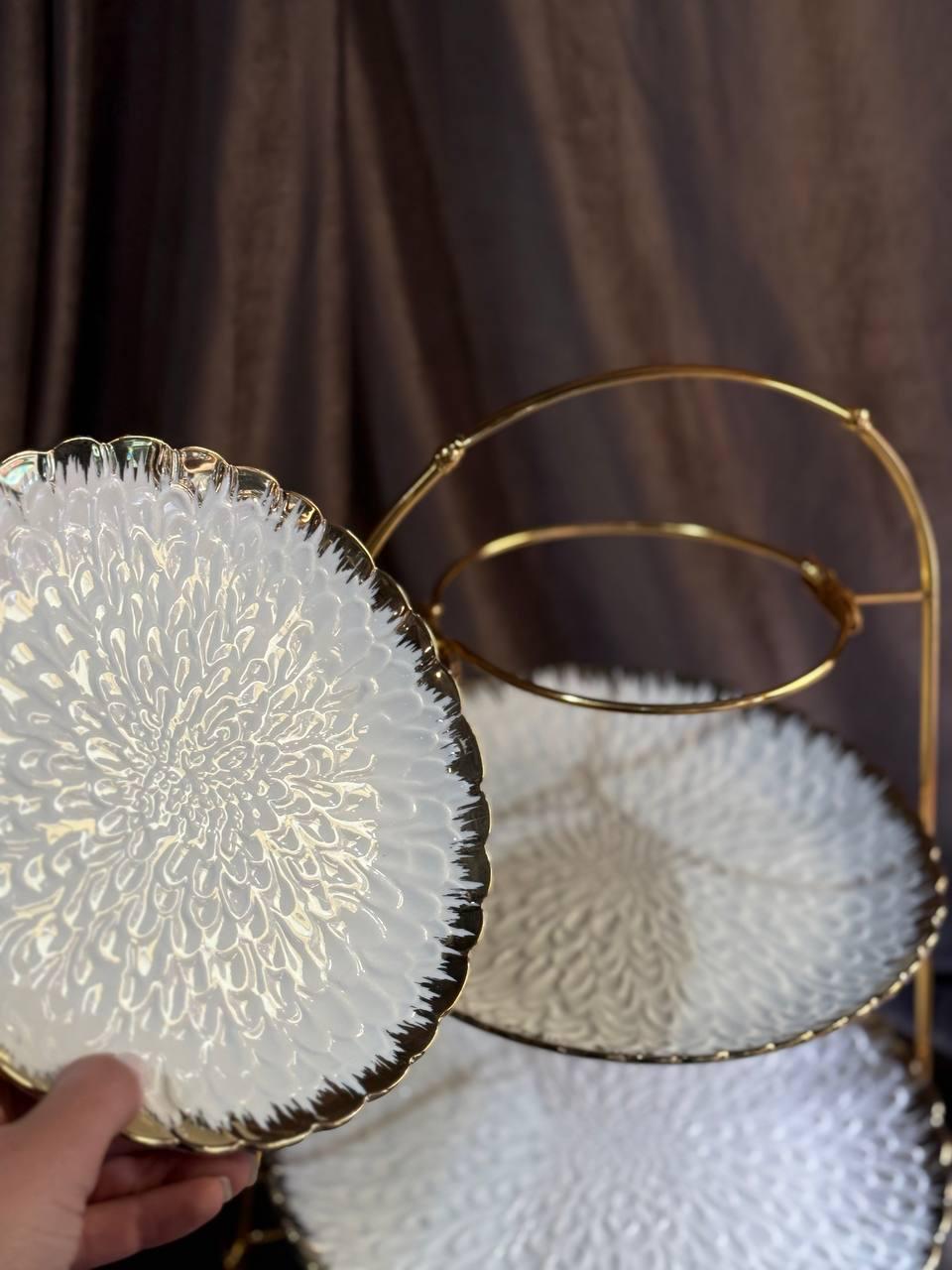 Фруктовниця-етажерка Yiwu YZH-009 порцелянова на металевій підставці 3 яруси 35х30х45 см Білий з золотистим (29919104) - фото 6