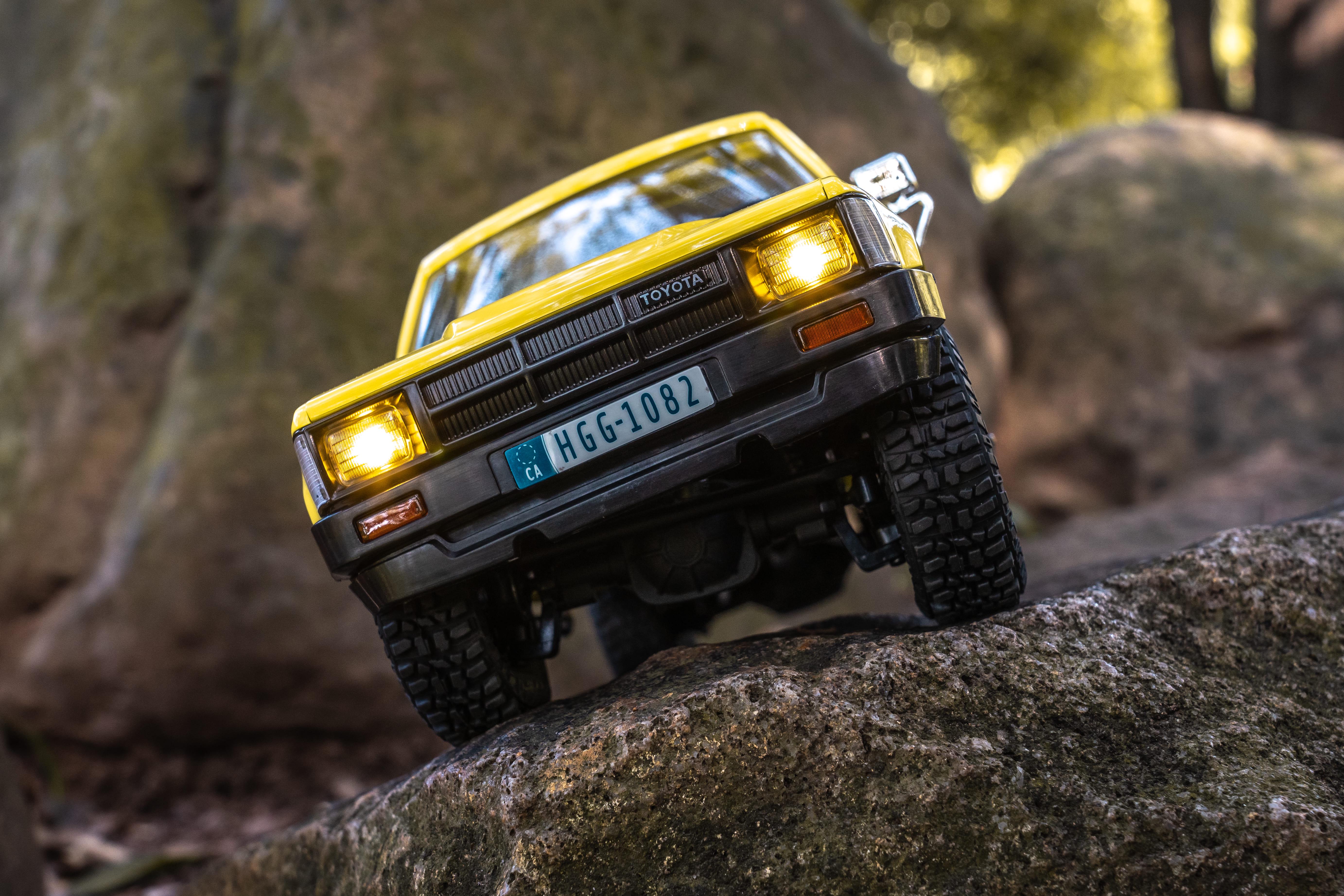 Машинка на радіокеруванні FMS 1:18 Toyota Hilux RTR - фото 9 Машинка на радіокеруванні FMS 1:18 Toyota Hilux RTR - фото 9