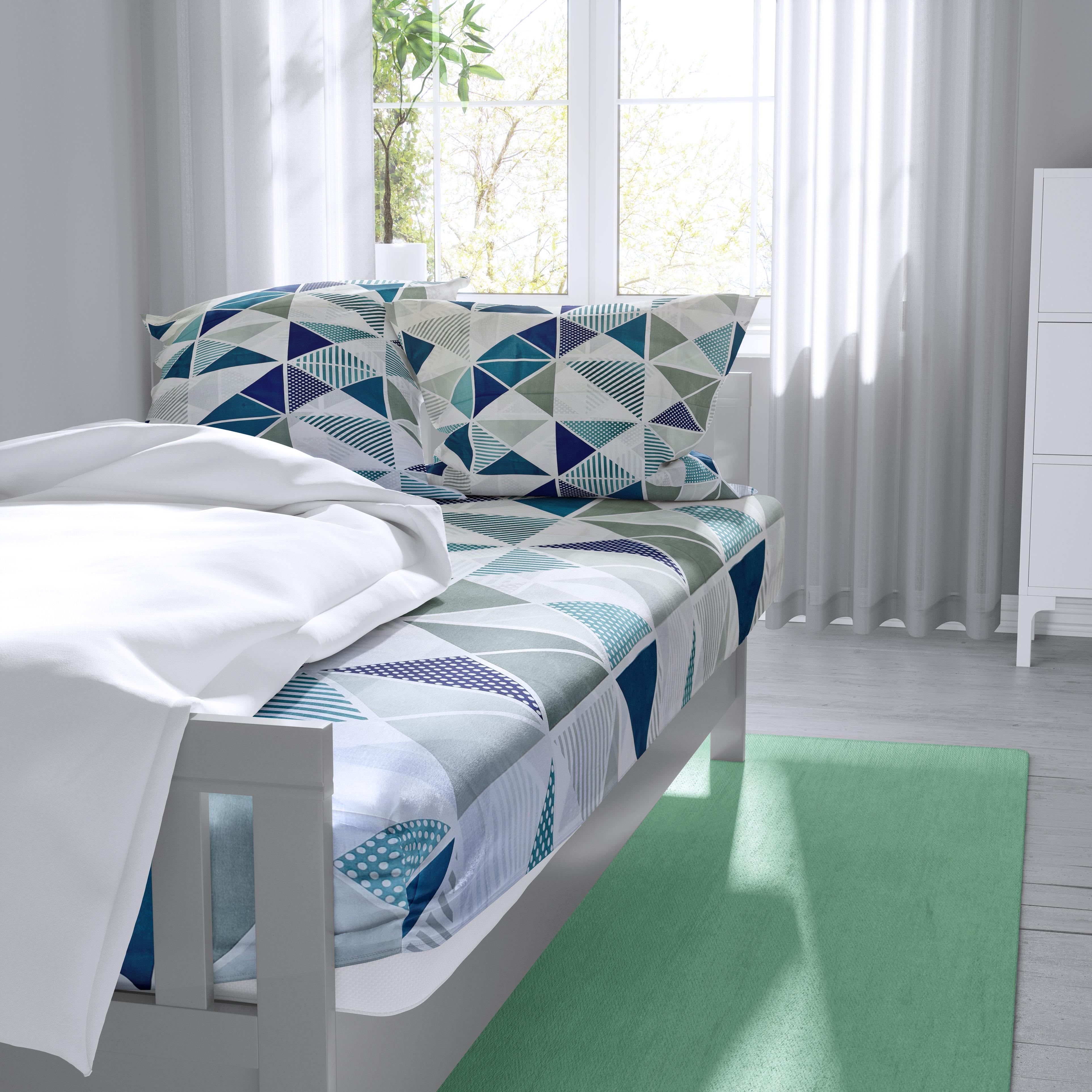 Простынь на резинке Strange triangles 80х200 см и две наволочки 50х70 см бязь (GLux-0201S/pz80)