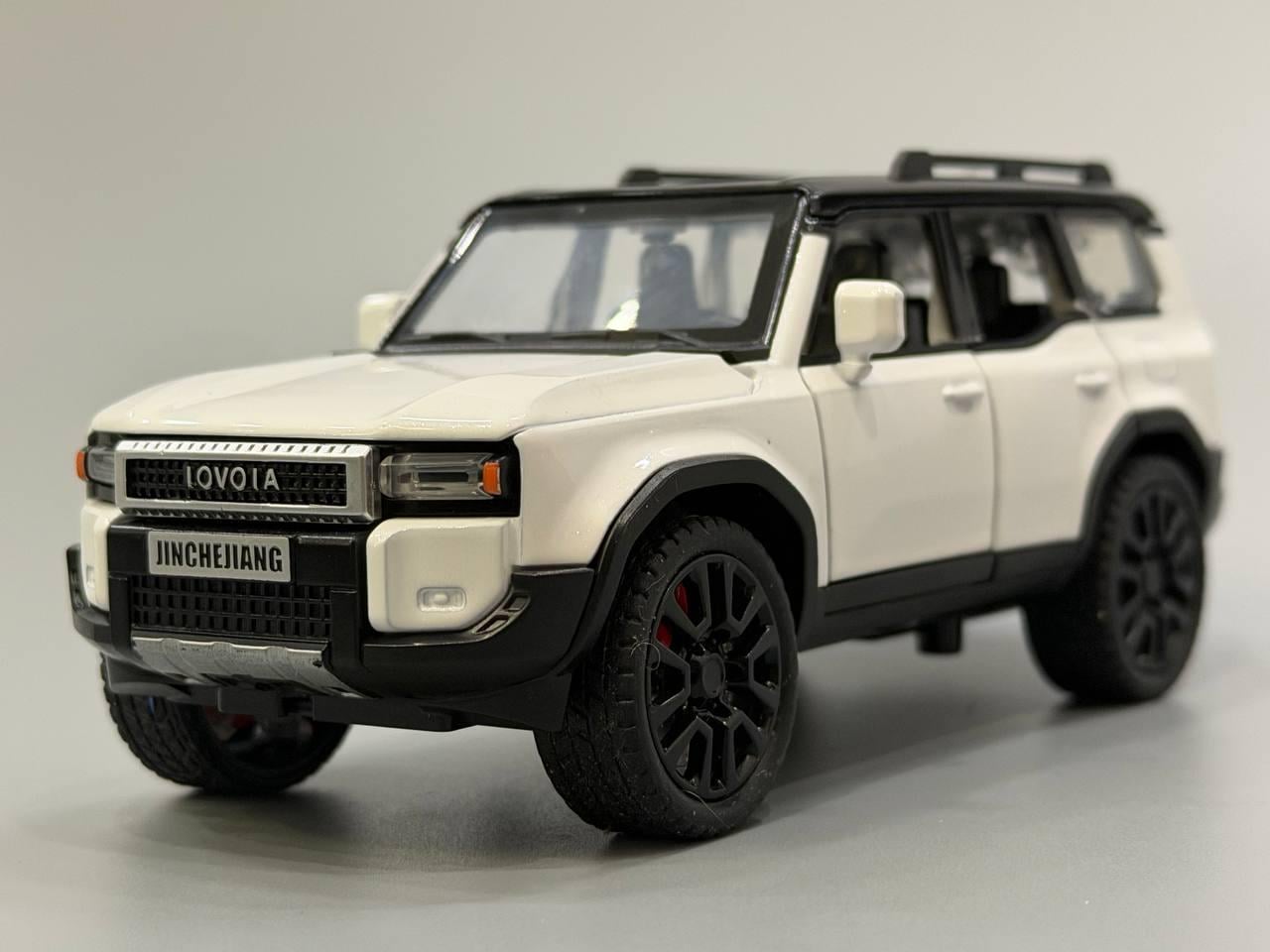 Машинка инерционная АвтоСвіт Toyota Land Cruiser 250 открывается дверь/капот/багажник 1:32 15см Белый (AP-2105)
