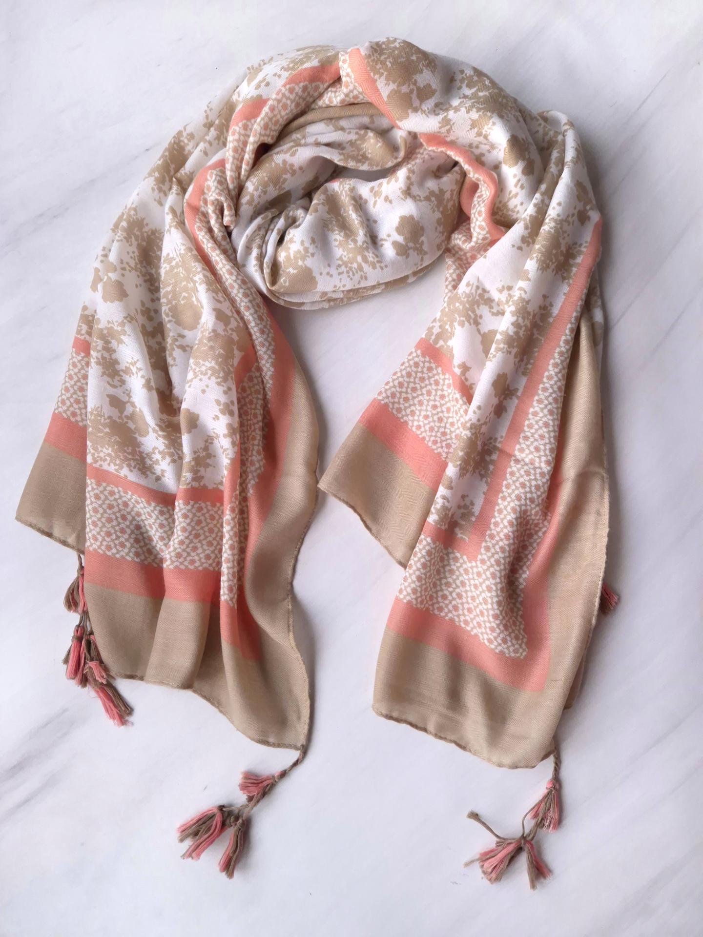 Шарф-палантин жіночий в абстрактний принт з пензликами весна-осінь 180х100 см Бежевий (15078)