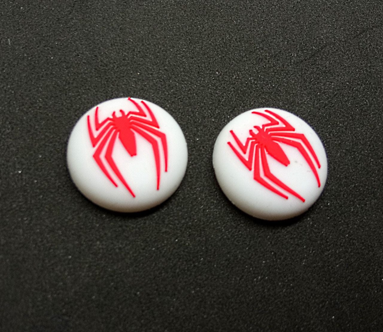 Накладки на стики Darius Loot Spider-Man white для PS4 PS5 Xbox Белый