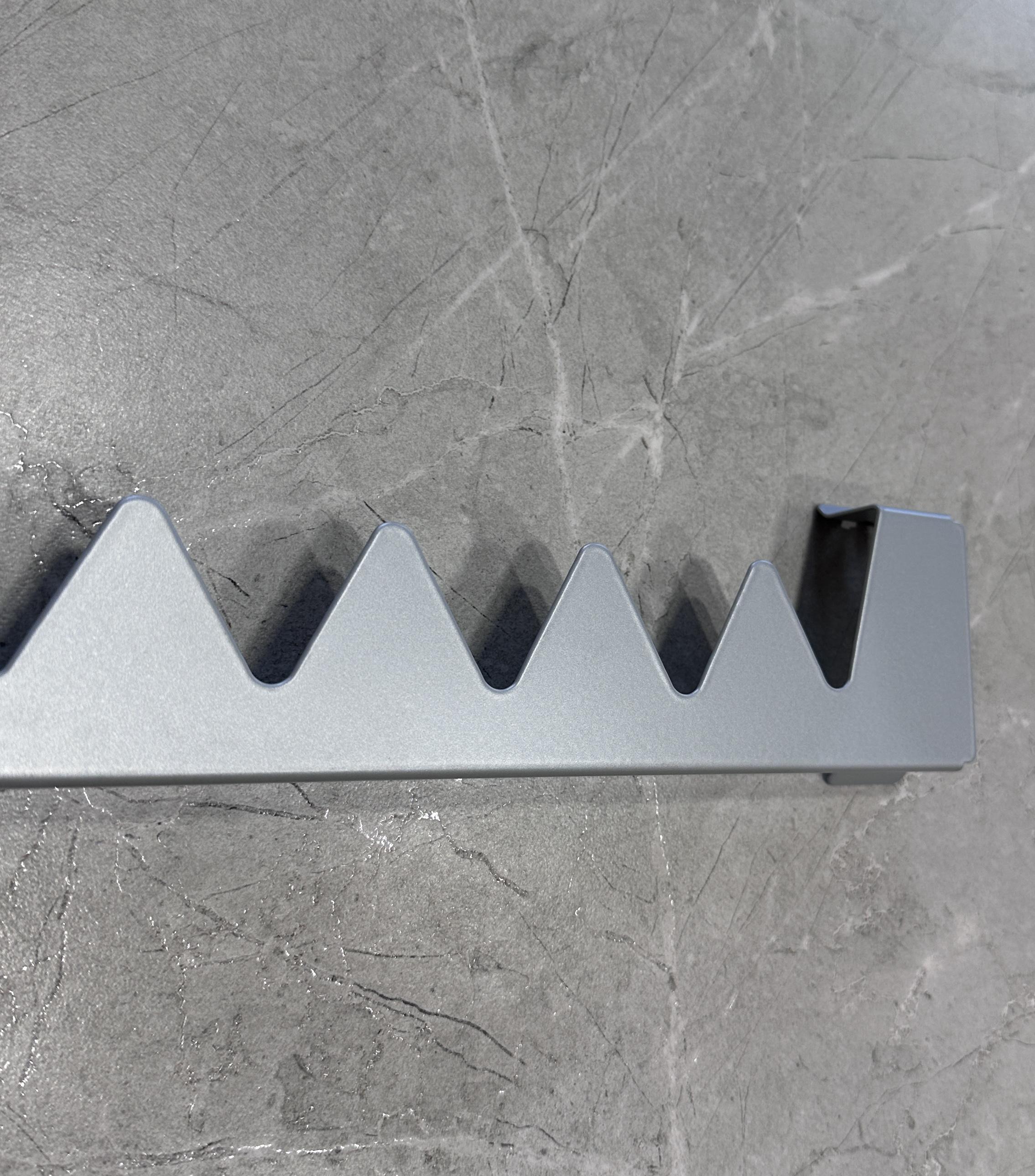 Вешалка Terma Shark 500 мм Silver mat (258) - фото 3 Вешалка Terma Shark 500 мм Silver mat (258) - фото 3