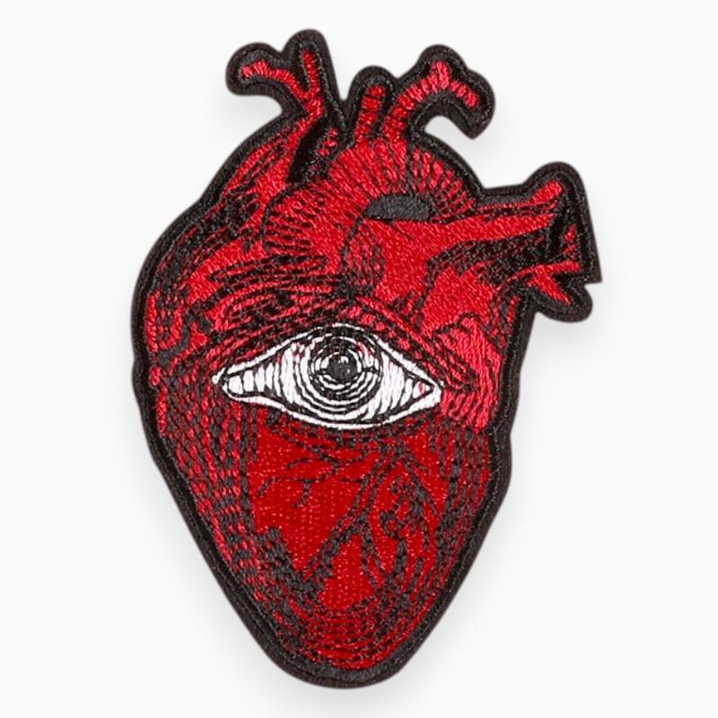 Термоаппликация Heart sees вышитая 8,6х6,2 см 1 шт. Черно-красный (АК7867с56)