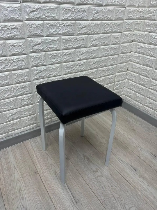 Табурет кухонний Tutty стілець 30х30х45 см Чорний/Білий