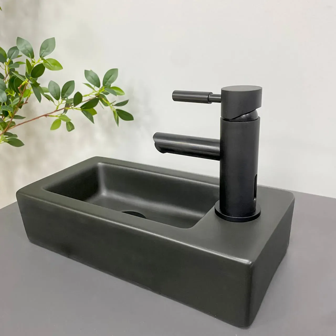 Раковина подвесная VBI KOMO L прямоугольная 365x180 мм Черный (RM-VBI-015615) Раковина подвесная VBI KOMO L прямоугольная 365x180 мм Черный (RM-VBI-015615)