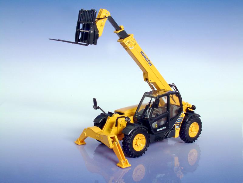 Навантажувач Universal Hobbies Komatsu WH613 8002UH модель 1:50 8002