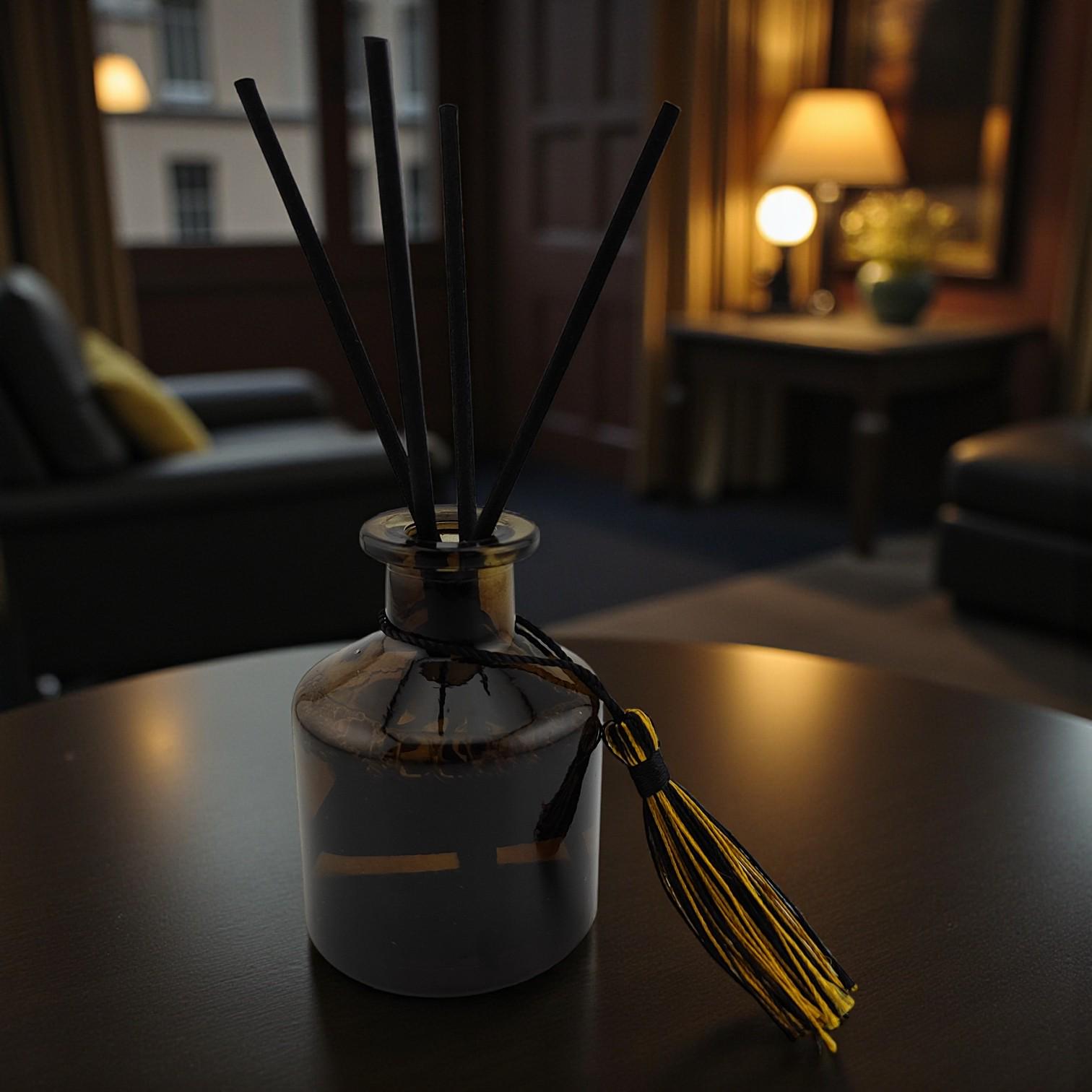 Аромадифузор для дома Univerza аромат Sheraton с тростниковыми палочками натуральный - фото 8 Аромадифузор для дома Univerza аромат Sheraton с тростниковыми палочками натуральный - фото 8