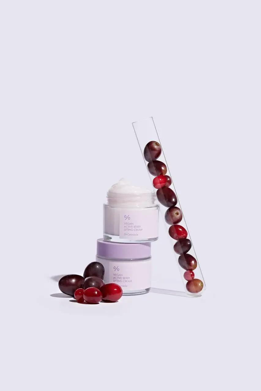 Ліфтинг крем-гель з ресвератролом та екстрактом журавлини Dr.Ceuracle Vegan Active Berry Lifting Cream 75 г - фото 2