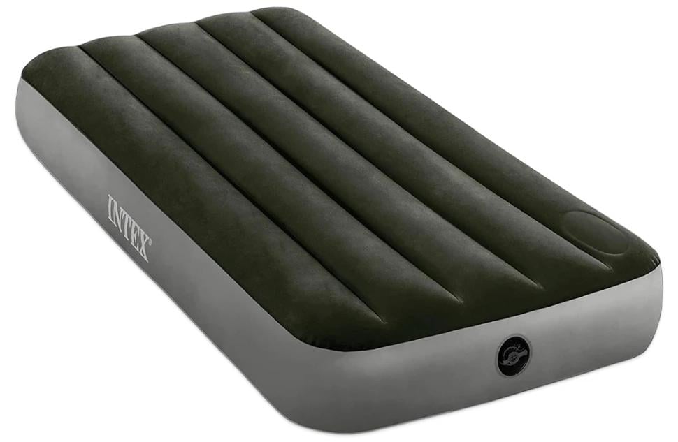 Матрас одноместный/надувной со встроенным ножным насосом 191х76х25 см Матрас одноместный/надувной со встроенным ножным насосом 191х76х25 см