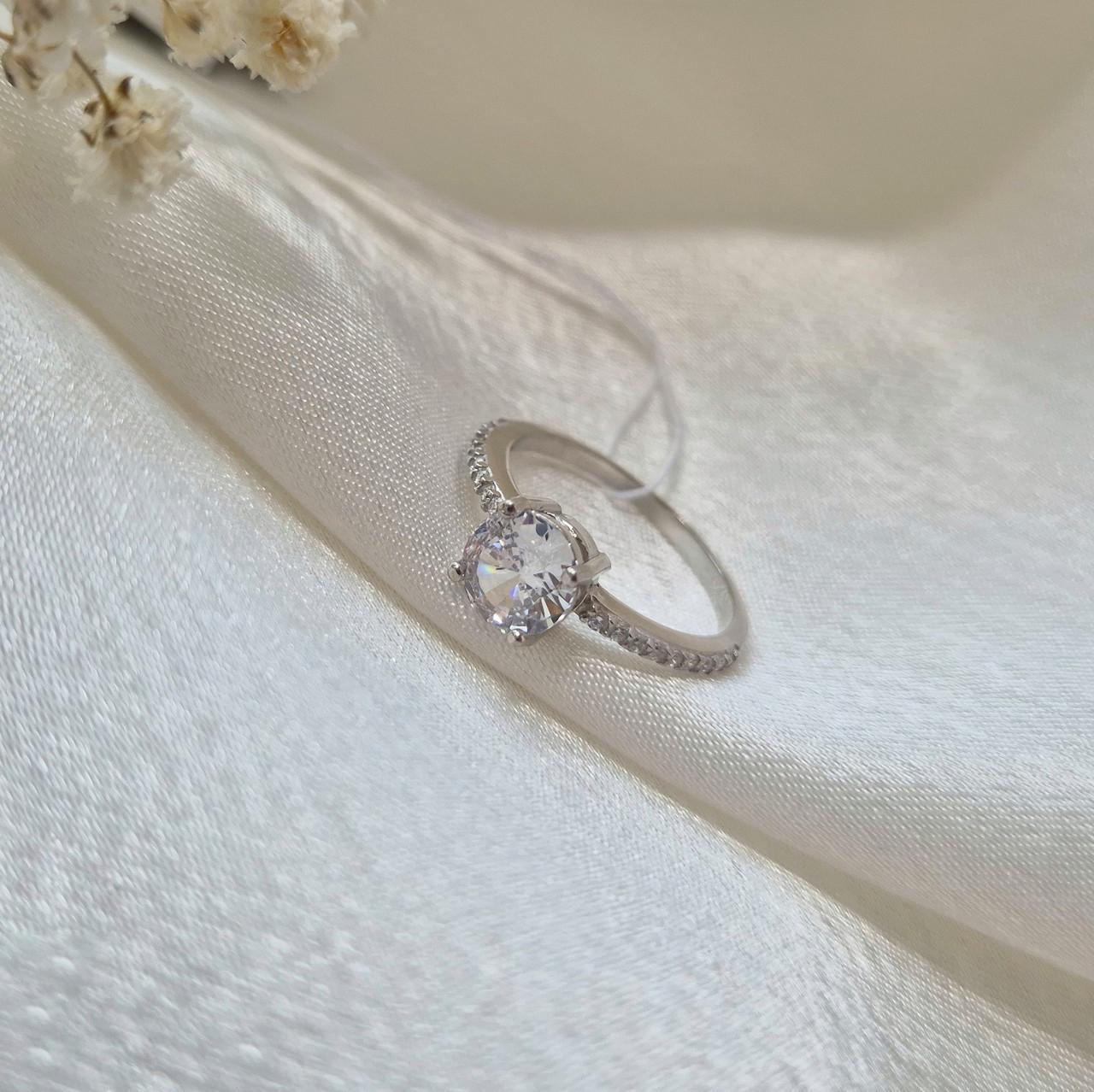 Кольцо с белыми камнями серебро 925 пробы родированное 2,25 г р. 17,5 (1403r)