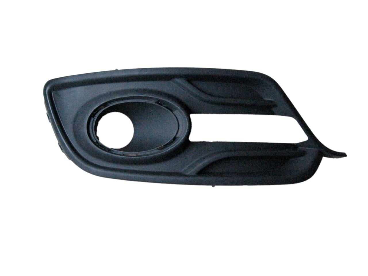 Решетка бампера AVTM Renault Megane III 14-16 левая+правая с отверстиями для противотуманок и DRL 5646 912