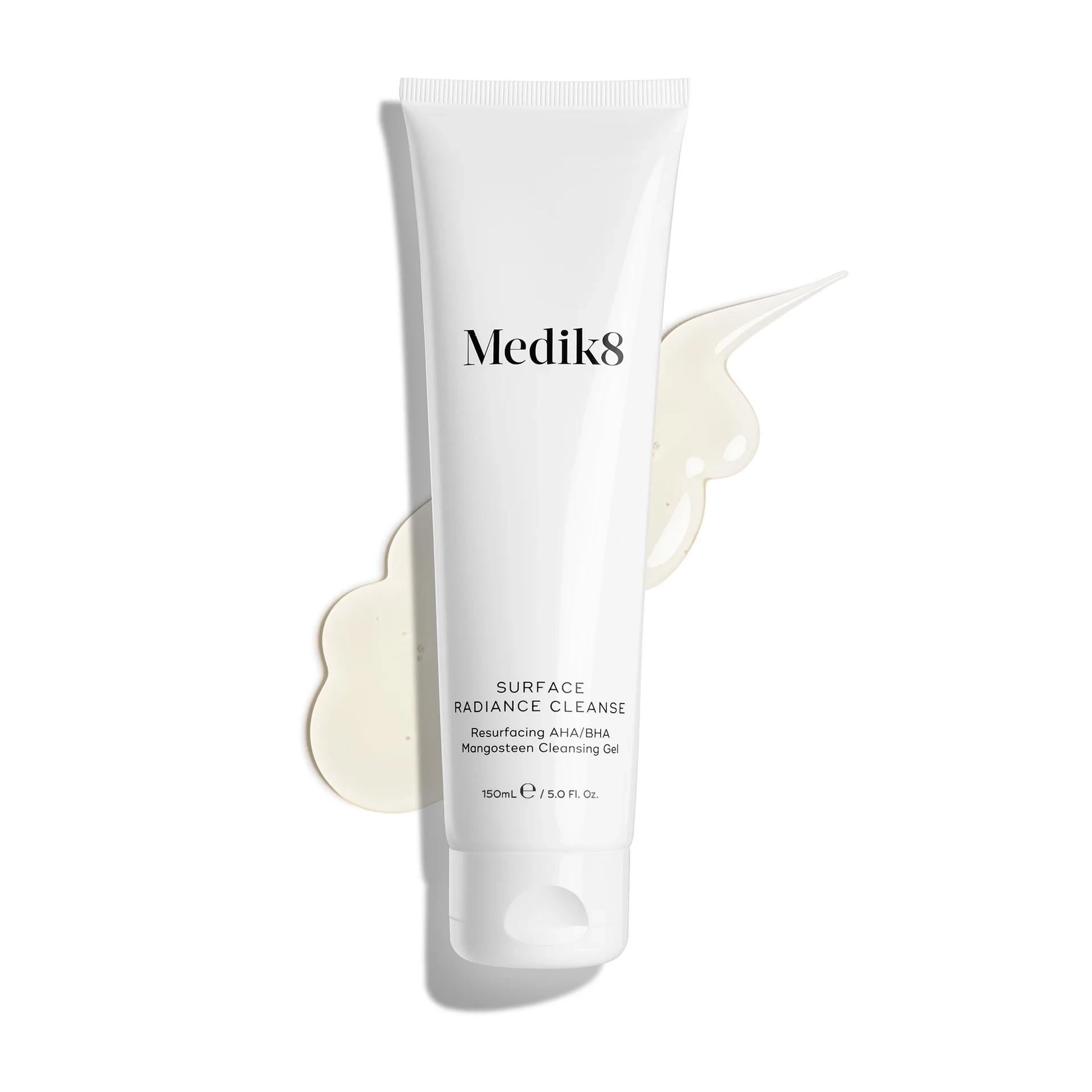 Гель для вмивання Medik8 Surface Radiance Cleanse з АНА/ВНА й екстрактом мангостана 150 мл (P08773) Гель для вмивання Medik8 Surface Radiance Cleanse з АНА/ВНА й екстрактом мангостана 150 мл (P08773)