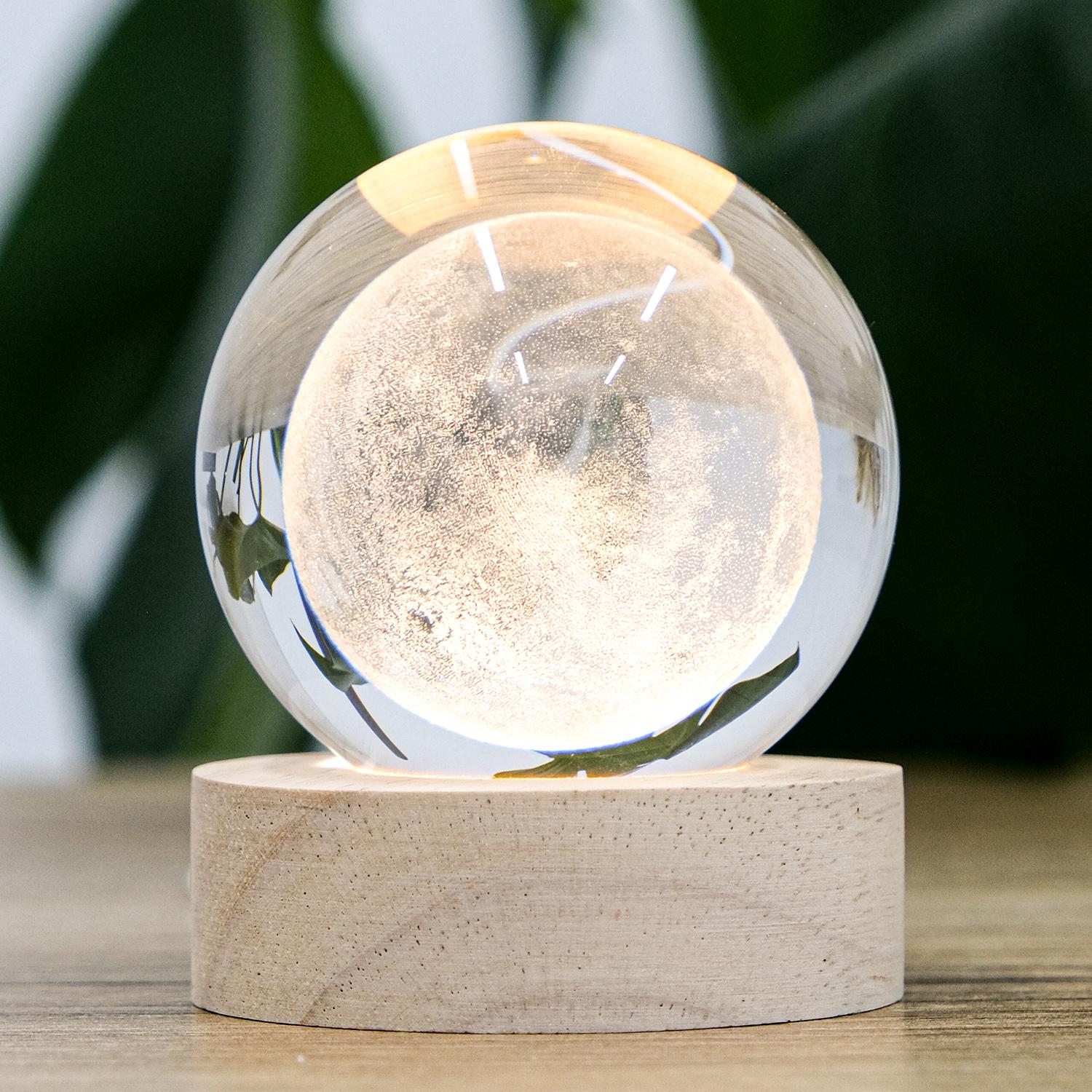 Сфера 3D Гранд Презент Місяць гравірована з LED підсвічуванням на дерев'яній підставці USB 7,5х6,5 см (MH-Q0198-2-6D)