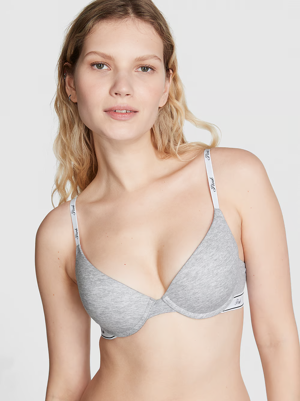 Бюстгальтер з пуш-ап Victoria's Secret Pink Wear Everywhere Push-Up Bra 75A Сірий (21725509)