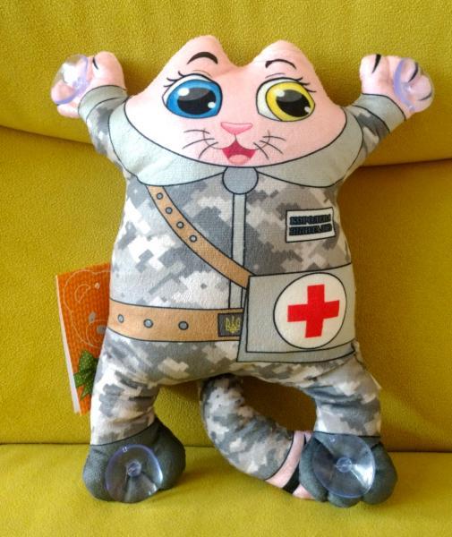 Мягкая игрушка Копица Патриотическая Сувенир на присосках Котик Королева госпиталя 31 см (00284-149)