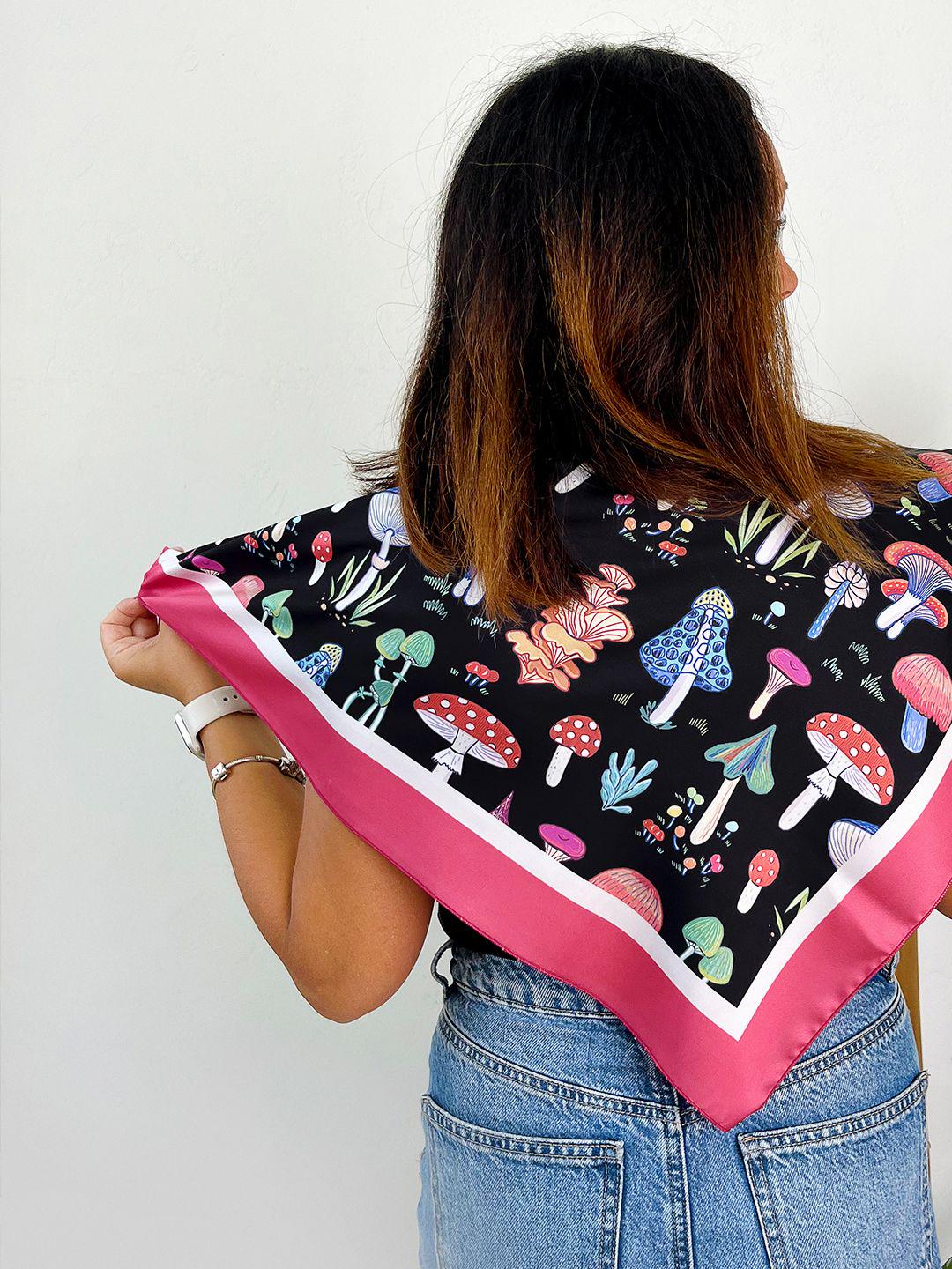 Платок шелковый 68х68 см Грибы (HUST_25M042)