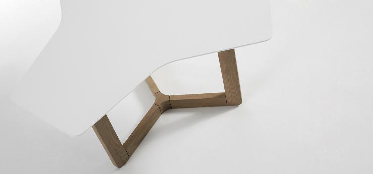 Кофейный стол LaForma TRIANGLE 76х45 см Белый (C315L05) - фото 2 Кофейный стол LaForma TRIANGLE 76х45 см Белый (C315L05) - фото 2