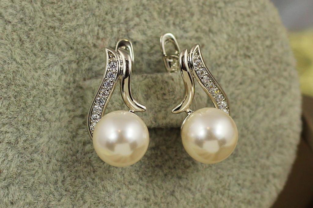 Сережки Xuping Jewelry Виток із перлами 1,7 см Сріблястий (2029572943)