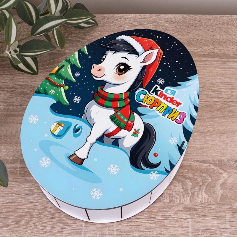 Коробка деревянная Киндер с конем новогодняя 28 см (7019-18) Коробка деревянная Киндер с конем новогодняя 28 см (7019-18)