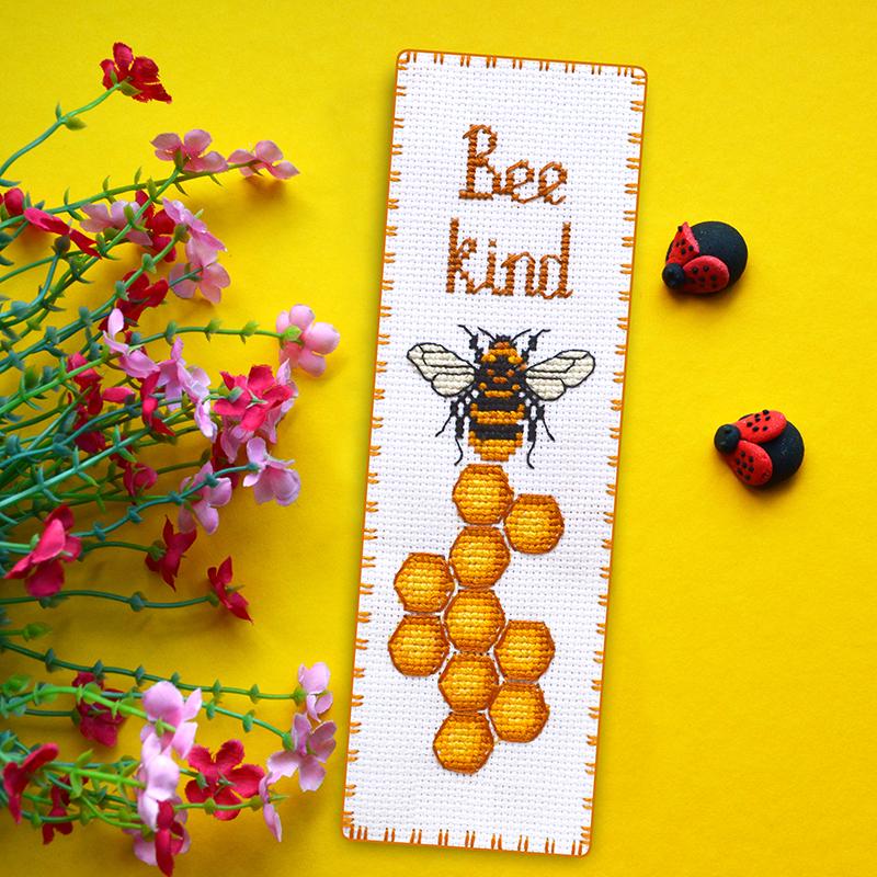 Набор для вышивки закладки Bee kind (935) Набор для вышивки закладки Bee kind (935)