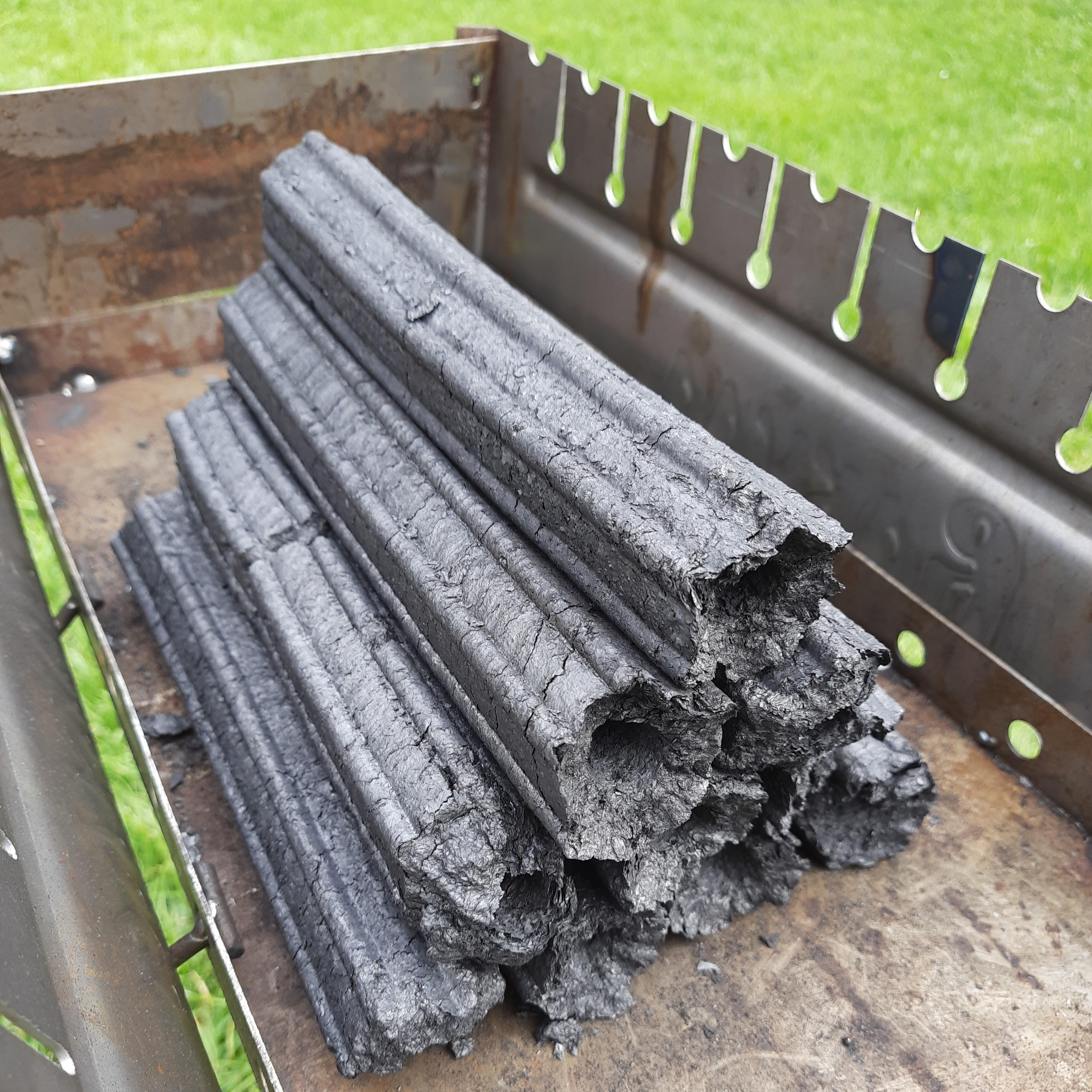 Паливні дерево-вугільні брикети для мангалу і грилю Pini Kay 10 кг - фото 2 Паливні дерево-вугільні брикети для мангалу і грилю Pini Kay 10 кг - фото 2