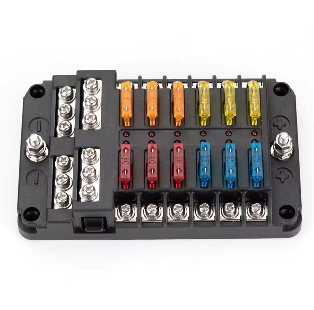 Блок предохранителей универсален на 12 шт.