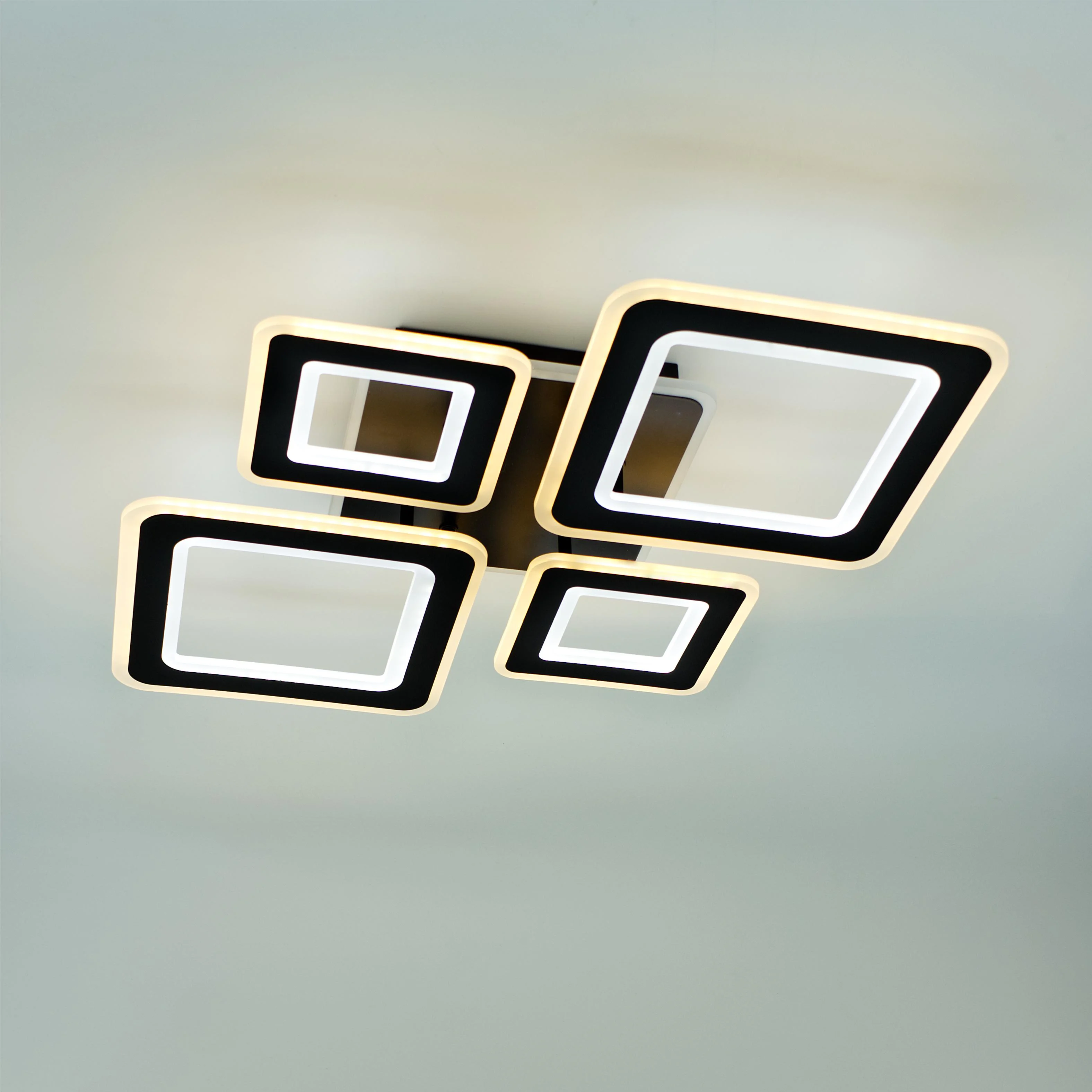 Люстра ESLLSE OVAL RGB 110 Bт 5S 550x520x75 мм Черный (10624) Люстра ESLLSE OVAL RGB 110 Bт 5S 550x520x75 мм Черный (10624)