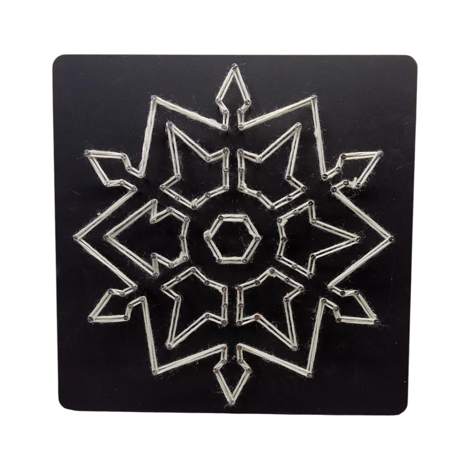 Творчий набір стрінг-арт "Сніжинка" на чорному фоні 200х200 мм (30686903)