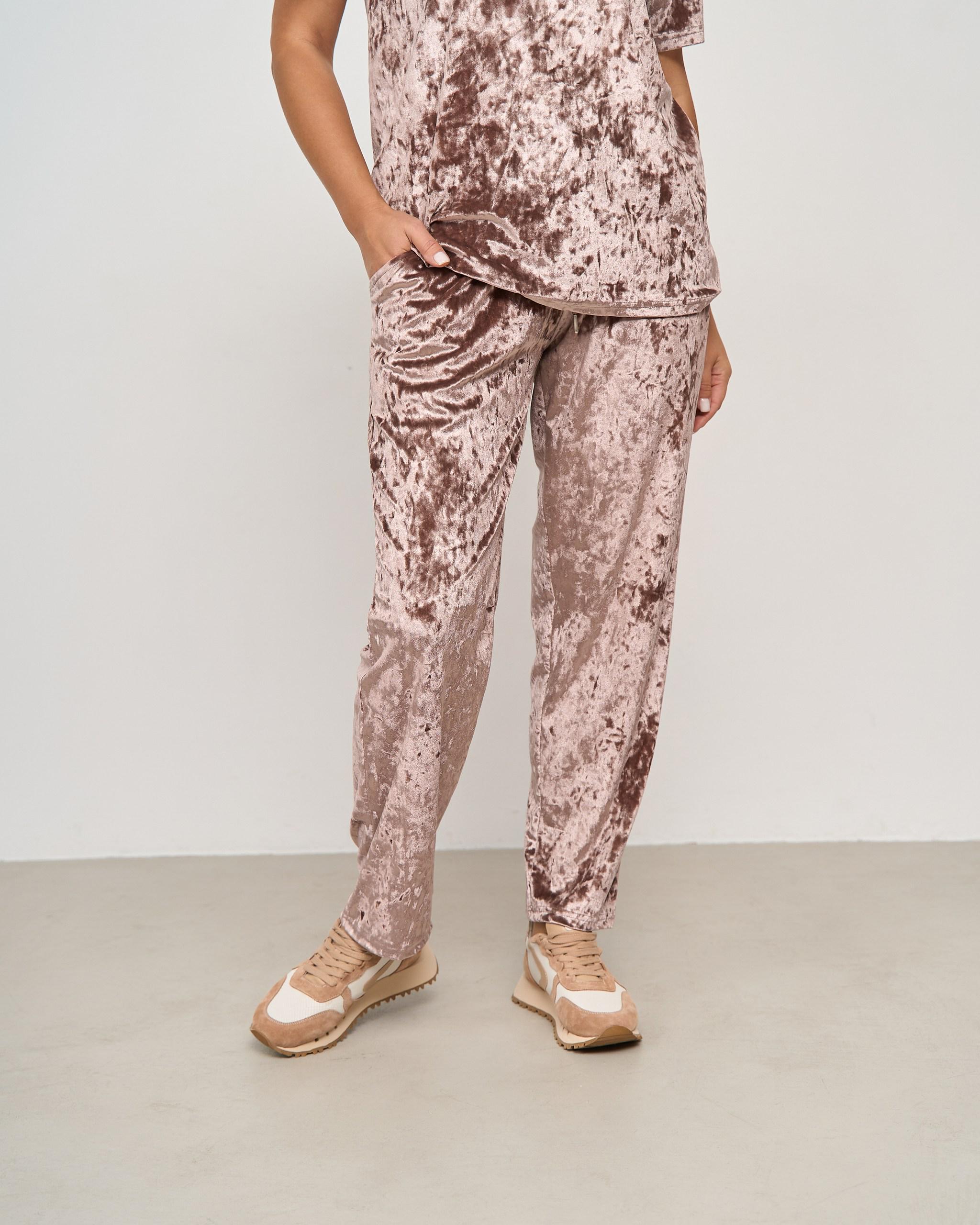 Пижама с брюками из мраморного велюра батал 4XL Светло-коричневый (87908) - фото 4 Пижама с брюками из мраморного велюра батал 4XL Светло-коричневый (87908) - фото 4