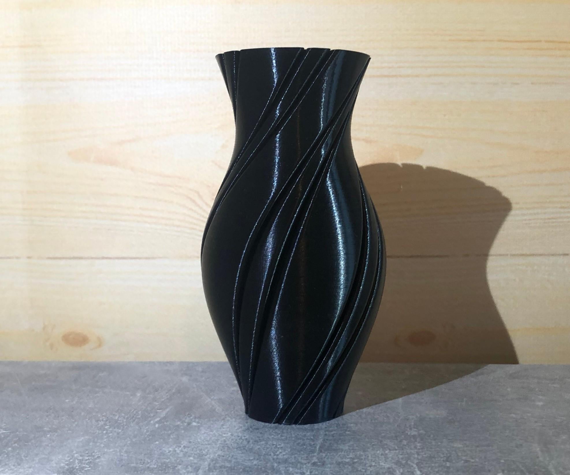 Ваза фигурная декоративная тонкостенная Вдавленная спираль Черный (12040060202)