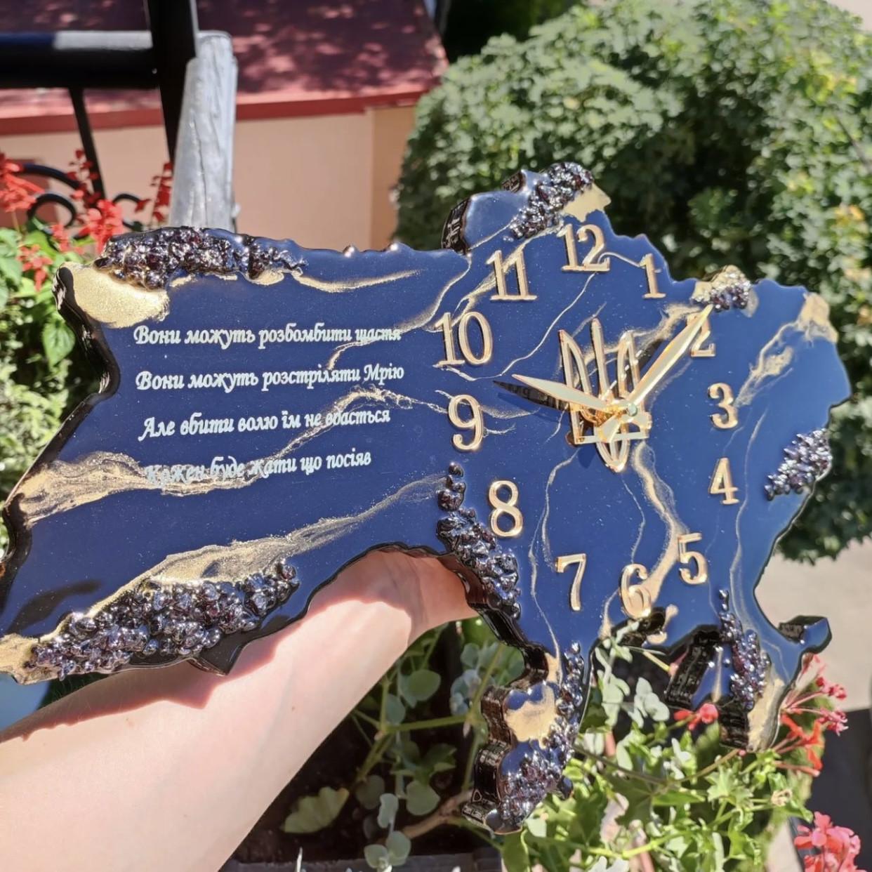 Часы настенные из эпоксидной смолы Карта Украины 60х38 см