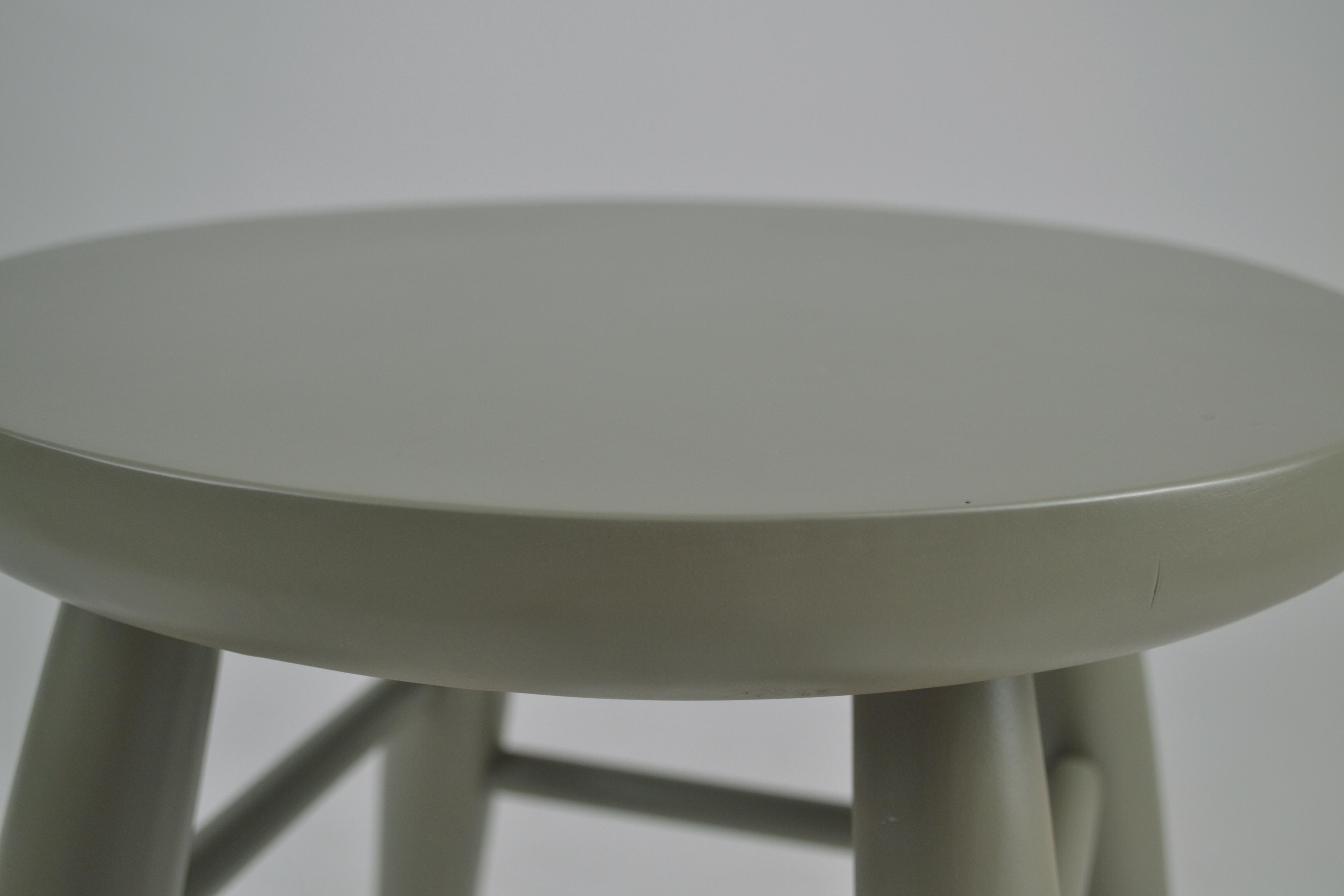 Табуретка деревяная RAL7003 Moss Grey (28183137) - фото 2 Табуретка деревяная RAL7003 Moss Grey (28183137) - фото 2