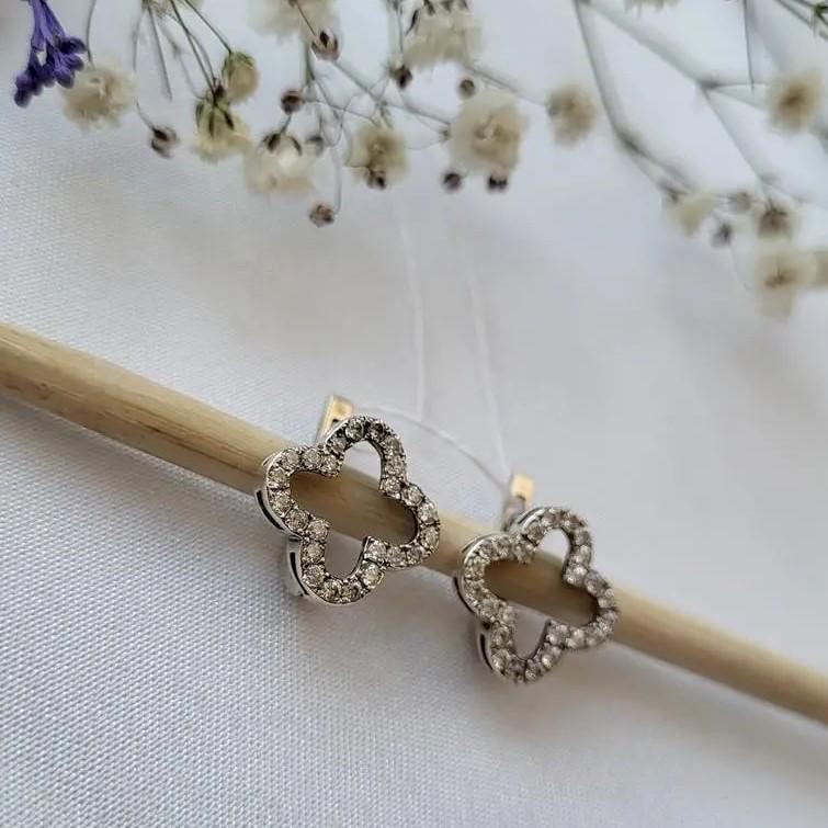 Серьги из серебра цветок с камнями Белый